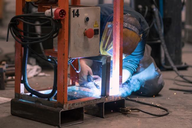 Travaux de soudure dans les ateliers de CPM Industries